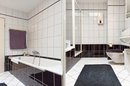Bad mit Wanne und Dusche