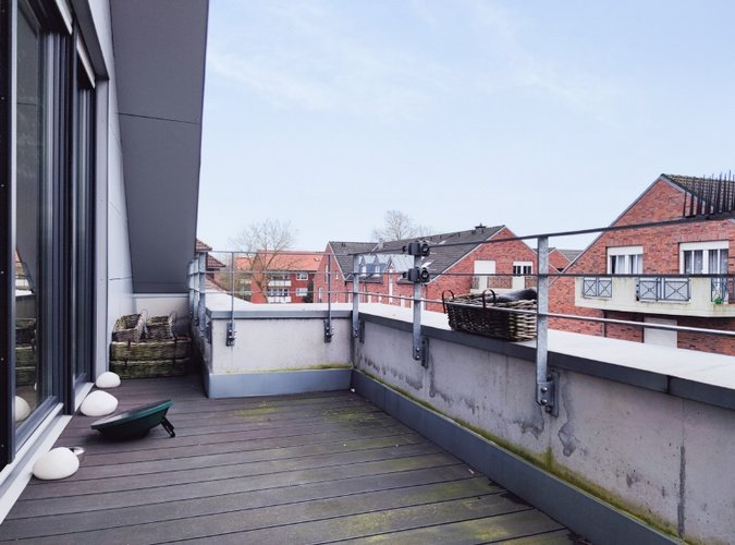 großer Balkon
