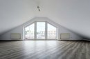 Wohnzimmer mit Balkon