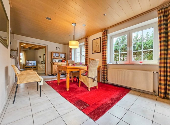 Essbereich mit Zugang zum Wohnzimmer