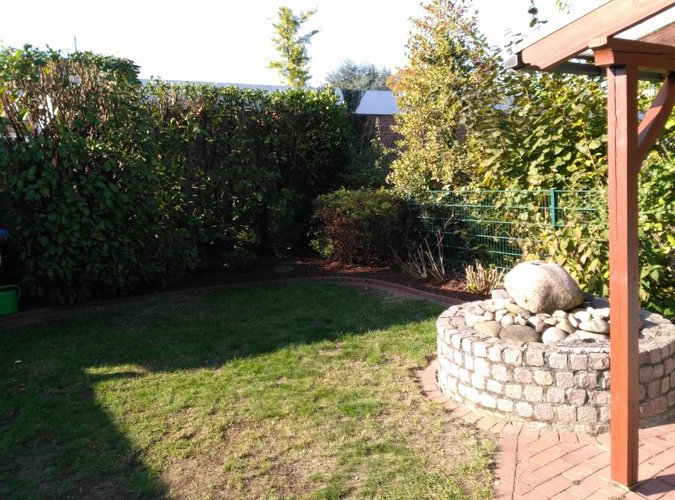 Garten mit Brunnen