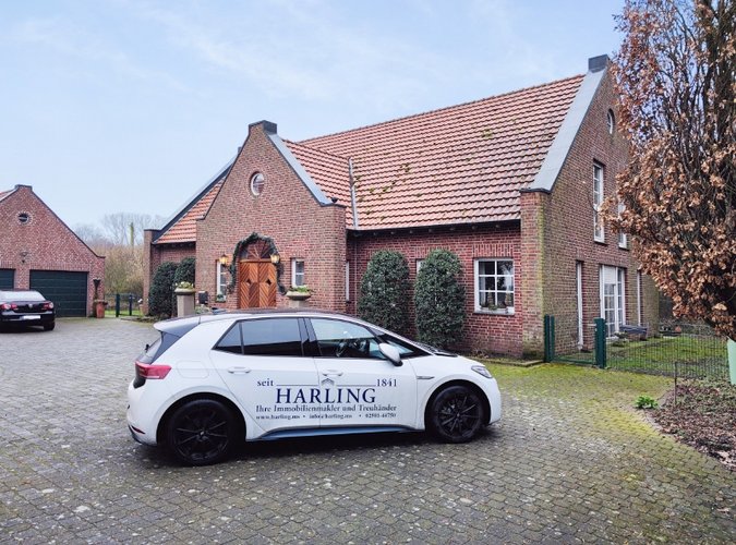 Wohnhaus & Doppelgarage