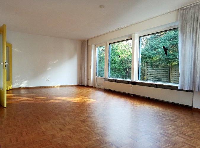 Wohnzimmer, Blick auf die Terrasse