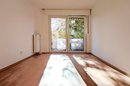 Schlafzimmer mit Balkonzugang