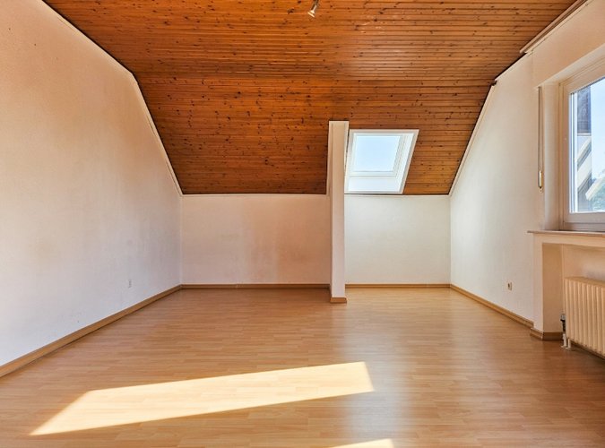 Platz für Bett & Schreibtisch