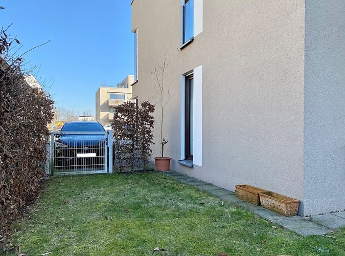 Zugang Garten und Stellplatz