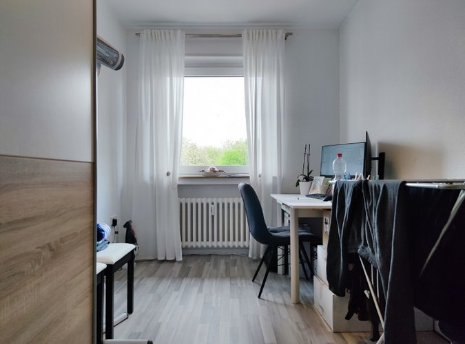 Arbeits- oder Kinderzimmer